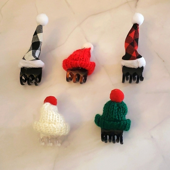 Christmas 5pc 1" Hair Claw Clip Set 2 Buffalo Plaid Santa Caps & 3 Beanies - Picture 2 of 12
